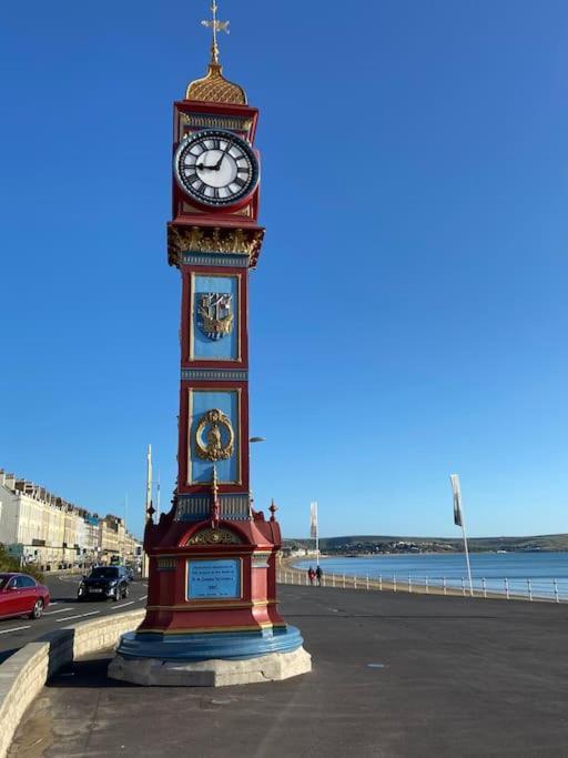 The Bolthole - Only Footsteps From The Beach. Weymouth Bagian luar foto